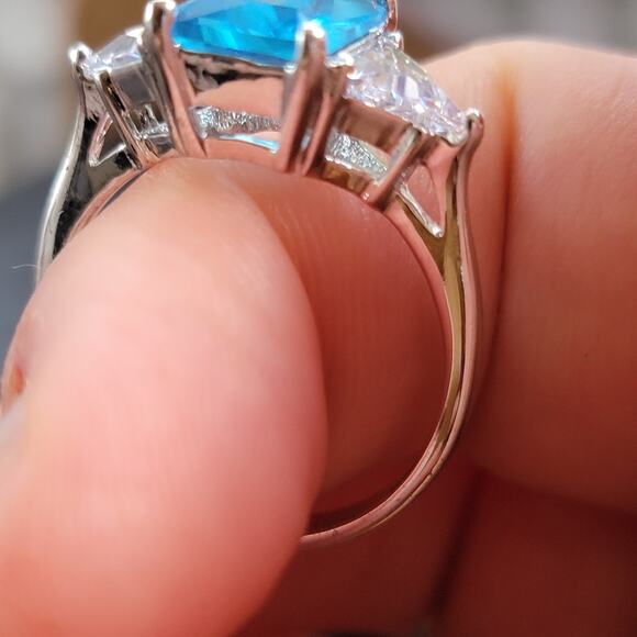Rhodium Plated Simulated Blue Topaz Ring - Size 9.5 - Tri-Stone Elegance - Picture 9 of 12